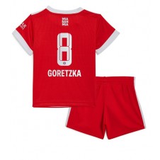Bayern Munich Leon Goretzka #8 Hjemmedraktsett Barn 2022-23 Kortermet (+ korte bukser)